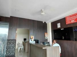 Hotel vivek executive，位于Latur的酒店