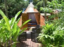Chalet confortable avec entrée privée à Pointe-Noire，位于黑角的酒店