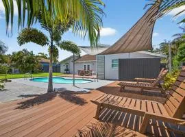 NEW Family-Friendly 4BR West Palm Oasis Heated Pool Fire Pit Grill