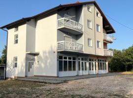 Curic's Tranquil Stay，位于Zidine的酒店