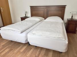 HOTEL Am Ratshof，位于萨勒河畔哈雷的酒店