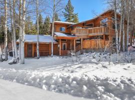 Alpine Chalet Nature Lovers Rejoice Chic 4 BDR，位于阿尔卑斯山草甸的酒店