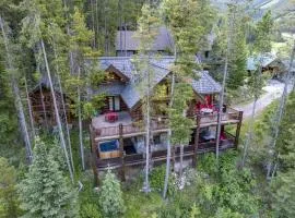Luxury Log Chalet Ski In & Out Pool and Private HotTub