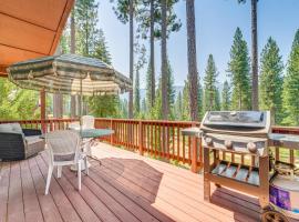 Golf and Mountain Views - Retreat in Clio，位于Clio的酒店