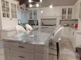Rezara House - 1 to 4 bedroom house