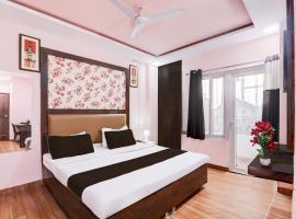 Super Hotel O BBD Lucknow Formerly 7th Heaven，位于Chinhat的酒店