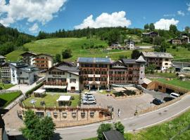 Hotel Patrizia Dolomites Glamour，位于莫埃纳的酒店