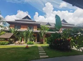 贰贰客栈（西双版纳景洪曼贺纳自然村寨店）