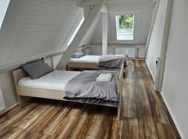 hostel Toper，位于采列的酒店