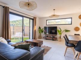 Villa le Jas de Bali - 4chambres - Piscine et parking privé，位于斐甘尼尔的酒店