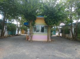 เพชรรัตน์รีสอร์ทแอนด์ซาวน่า，位于素叻的酒店