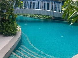 Luxury cosy condo in Kathu centre，位于卡图的酒店