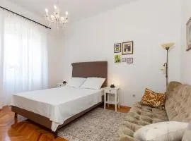 Authentic Apartment Regina in Porec Center