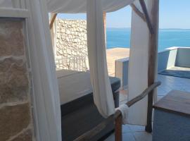 Karla，位于圣内德尔贾的带热水浴缸的酒店