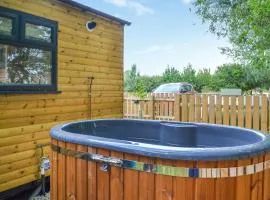 Ewe Lodge - Uk48824