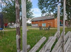 Leilighet i stall fra 1800-tallet，位于Os的酒店