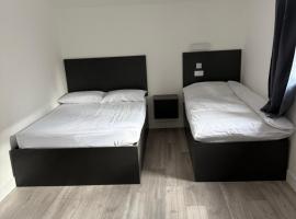 Sahota B&B，位于罗瑟勒姆的酒店