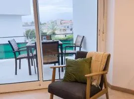 110 - Beachside Renovated 1BR apt 5 min from Beach