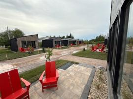 Royalty Maples Motel & Cottages，位于夏洛特敦机场 - YYG附近的酒店