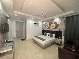 Paramhans Hotel