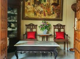 Loelyta Family Art House，位于Pamoyanan的酒店