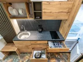 Designer suites of Deribas