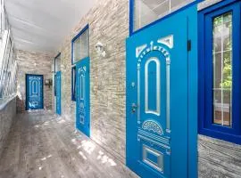 Designer suites of Deribas