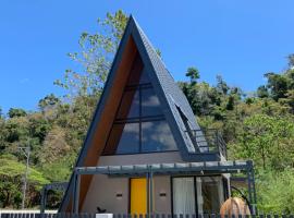Madria Loft Cabin，位于Baras的酒店