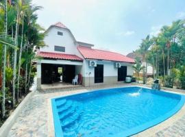 Villa BABA D'FAMOSA - Homestay A'Famosa Private Pool Villa，位于Kampong Ulu Pegoh的酒店