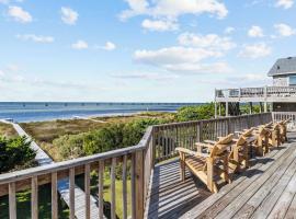 Luxury Waterfront Villa，位于罗丹特的酒店