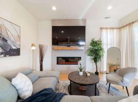 New 3Bed 3Bath Condo with Parking by United Center，位于芝加哥的酒店