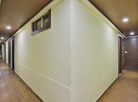 Hotel O Sri Balaji Residency，位于Bodakdev的酒店