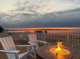 The Baywatch Resort，位于特拉弗斯城的海滩酒店