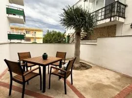 103 - Beachside Renovated 1BR apt w private garden