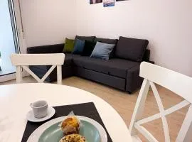 109 - Beachside Renovated 1BR apt 5 min from Beach
