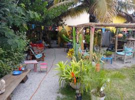 Pousada Sol das Amendoeiras，位于萨夸雷马的酒店