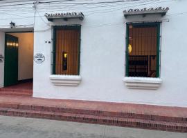 HOTEL CASA VANIA MOMPOX, Centro histórico, Con Parqueadero en el Hotel，位于蒙波斯的酒店