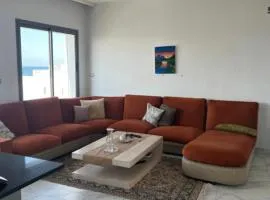 bel appartement avec vue sur la mer