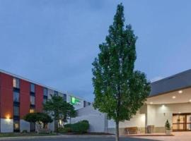 Holiday Inn Express Wilkesboro By IHG，位于威尔克斯伯纳的酒店