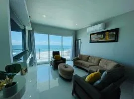 Triton's Cozy Condominium