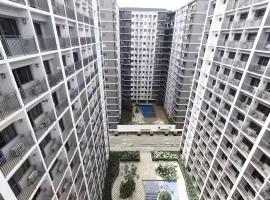 The Nuebe Chalet near SM Moa Pasay City，位于马尼拉的酒店