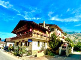 中央酒店，位于阿加恩的酒店