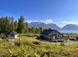 Hytte i Skinnelv, Lyngen，位于Skinnelv的酒店