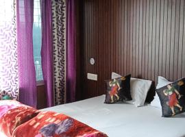 Hotel Poonam Mahal，位于Rājgarh的酒店