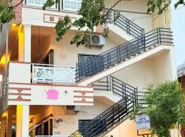 Aditya Tourist Home