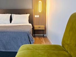 Neva Apartments & Rooms，位于弗格拉什的酒店