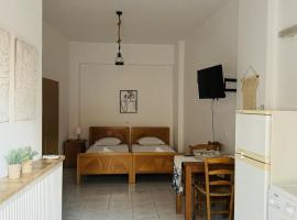 Polivios Apartment C，位于Térsa的酒店