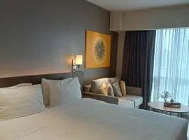 Novotel Residence Hotel Manila by Jolly Luxe Suites at Acqua