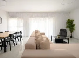 Most perfect 4-BDR with jacuzzi BY MadrigalRentals