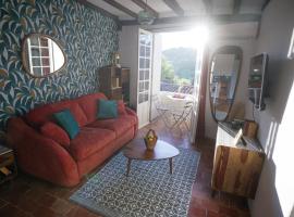 Pied-&agrave;-terre de Saint-Paul Free public parking，位于圣保罗-德旺斯的乡村别墅